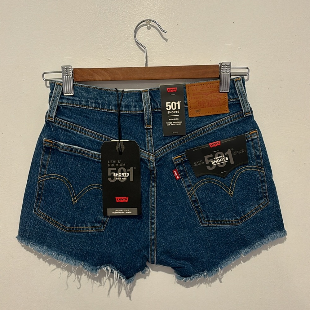 *NEW w/tags* 501 Dark Denim Shorts High Rise (Size: 25)